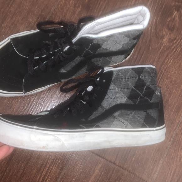 Vans Shoes - Women’s high top Vans